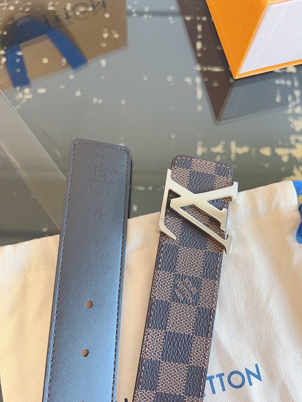 ルイヴィトンベルト角部分ディテール